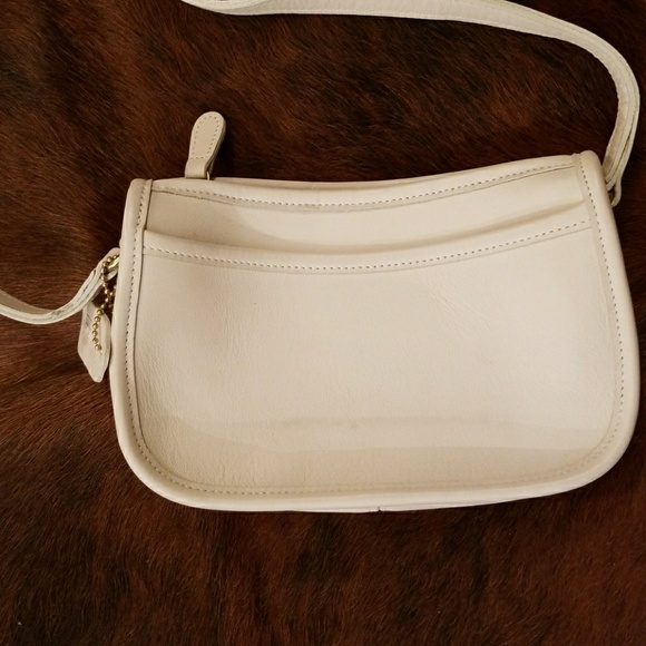 Handbags - Picture 4 of 5